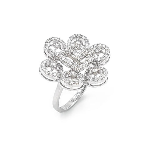 18K White Gold Flower Design Diamond Ring